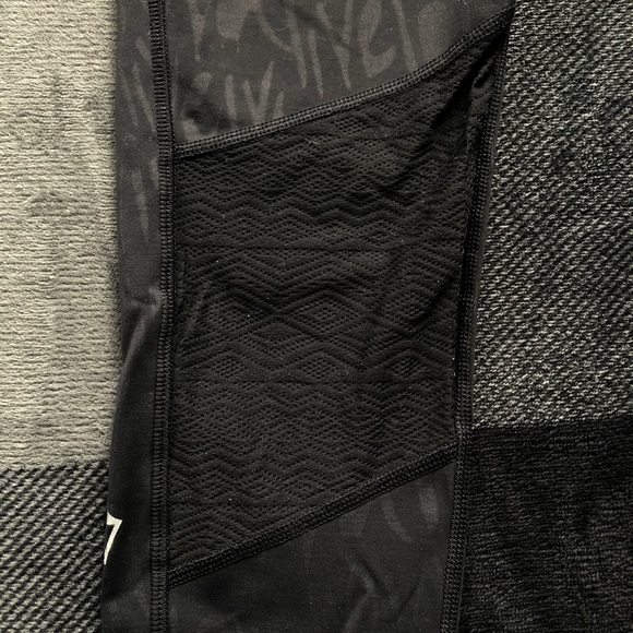 ivivva athletic leggings with mesh - Picture 4 of 4